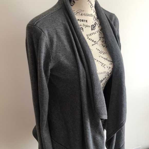 Retro-ology grey open cardigan sweater asymmetrical Size Small EUC - Picture 5 of 16